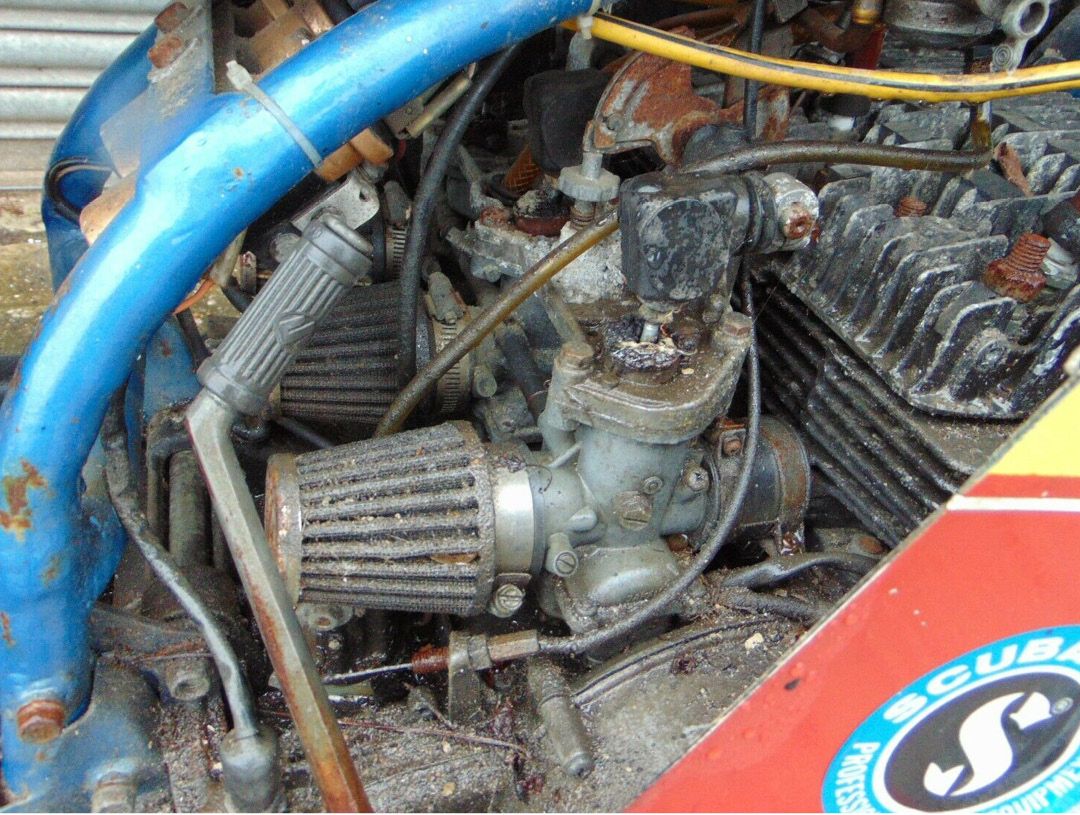 Suzuki GT380 carburettor rusty