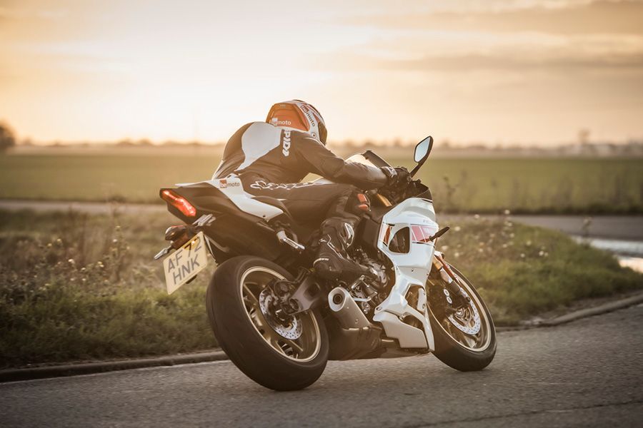 Yamaha YZF-R7 World GP 60th Anniversary cornering action photo by Jason Critchell