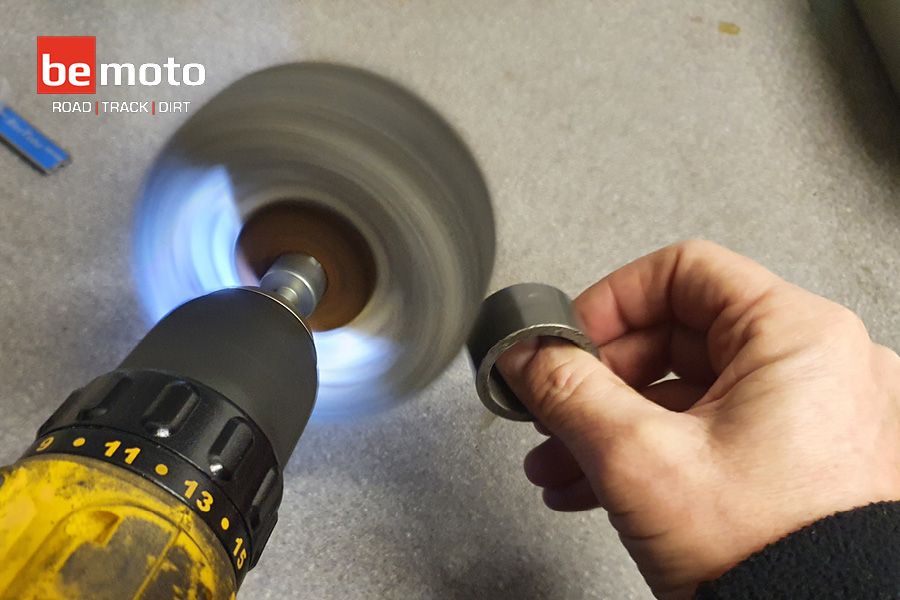cleaning-calliper-piston-900-600-logo-900x_