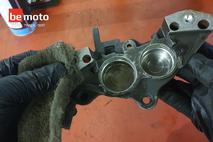 maintenance-basics-motorbike-brake-callipers